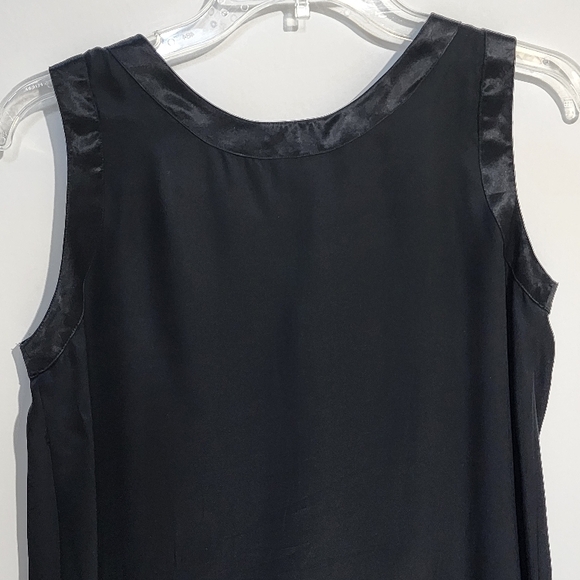 SAKS FIFTH AVENUE  Women's Black silk Sleeveless top with satin trim size M - Picture 5 of 9